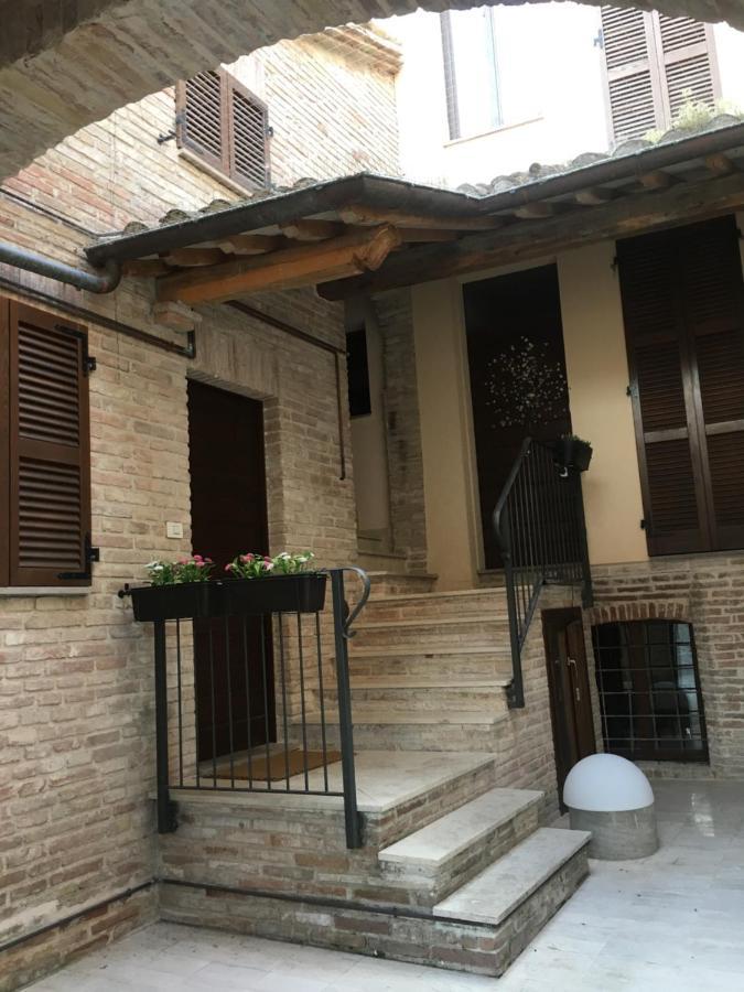 Il Borghetto Medievale Suite Fabriano Eksteriør bilde
