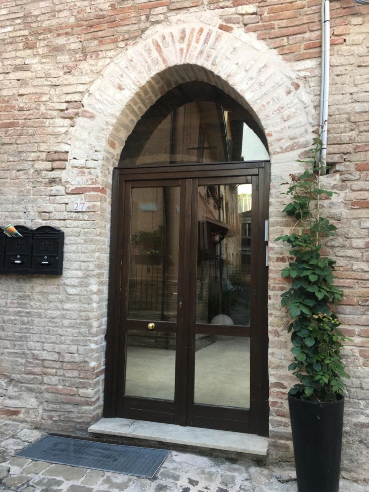Il Borghetto Medievale Suite Fabriano Eksteriør bilde